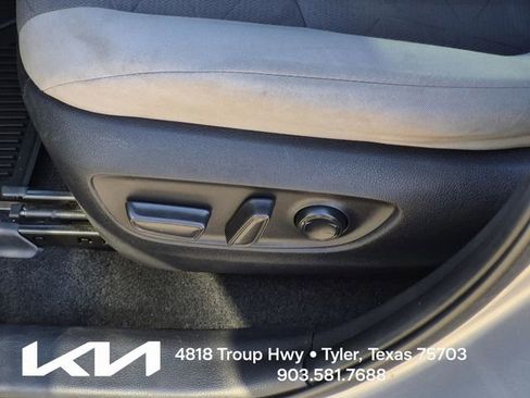 Used 2022 Toyota RAV4 XLE w/ Convenience Package FWD image 21
