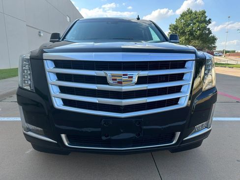 Used 2016 Cadillac Escalade Premium RWD image 3