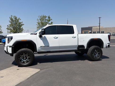 Used 2024 GMC Sierra 3500 AT4 w/ AT4 Premium Plus Package AWD/4WD image 12