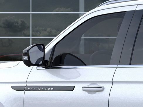 New 2025 Lincoln Navigator Black Label image 20