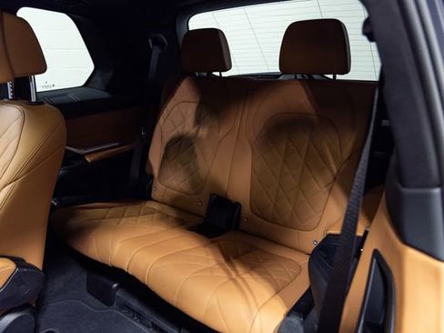 Certified 2024 BMW X7 xDrive40i w/ M Sport Package image 24