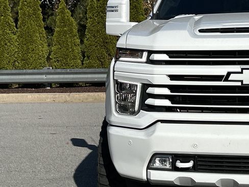 Used 2021 Chevrolet Silverado 3500 High Country w/ Z71 Off-Road Package image 17