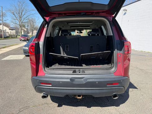 Used 2019 GMC Acadia SLT AWD/4WD image 14