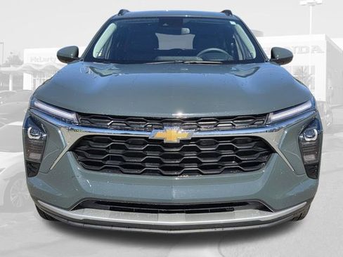 Used 2025 Chevrolet Trax LT image 6