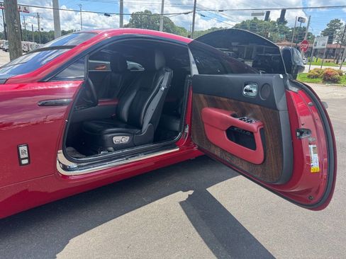 Used 2014 Rolls-Royce Wraith image 9