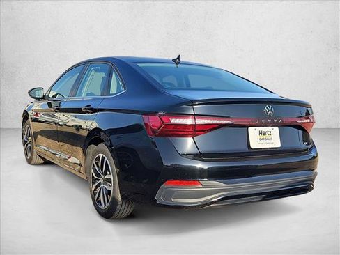 Used 2025 Volkswagen Jetta SE image 6