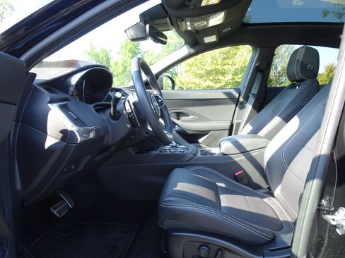 Certified 2024 Jaguar E-PACE R-Dynamic SE AWD/4WD image 12