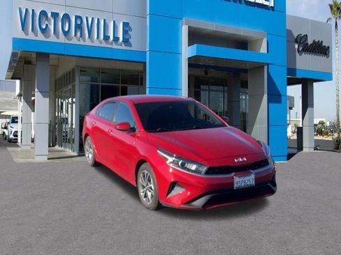 Used 2023 Kia Forte LXS image 3