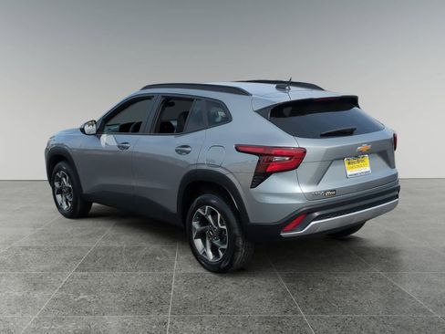 Used 2024 Chevrolet Trax LT image 3