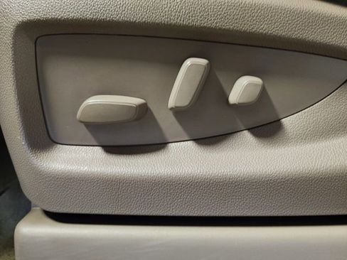 Used 2019 Chevrolet Suburban LS image 13