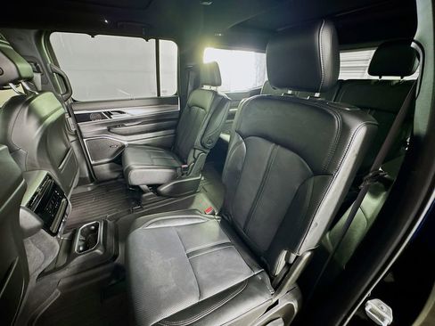 Used 2025 Jeep Wagoneer Series II w/ Convenience Group I image 26