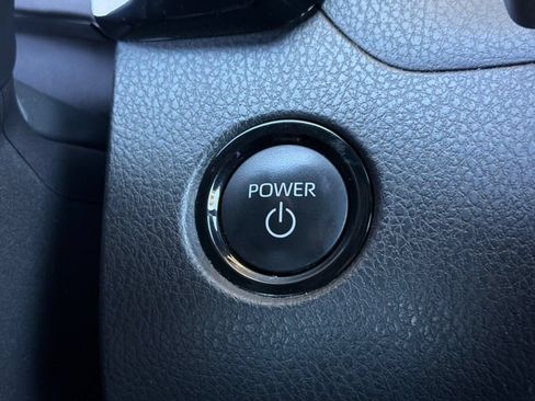 Used 2025 Toyota Camry SE FWD image 23