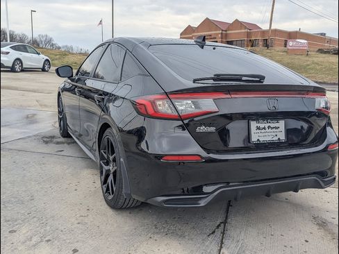 Used 2023 Honda Civic Sport image 8