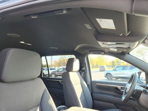 New 2026 Chevrolet Suburban LS image 18