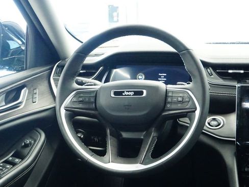 Certified 2023 Jeep Grand Cherokee L Limited image 24