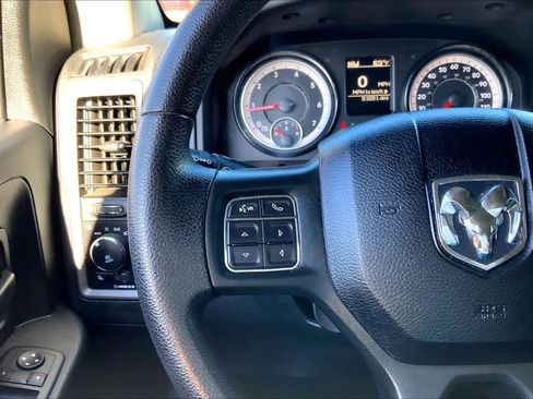 Used 2017 RAM 1500 Express image 24