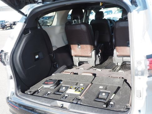 Used 2024 Toyota Sienna Platinum image 17