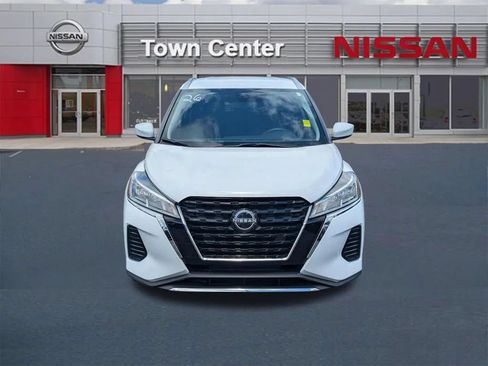Certified 2024 Nissan Kicks SV FWD image 2
