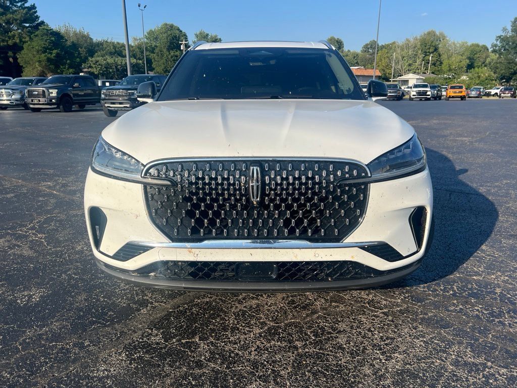 Used 2026 Lincoln Aviator AWD image 7