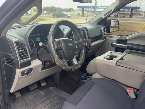 Used 2017 Ford F150 XLT image 10