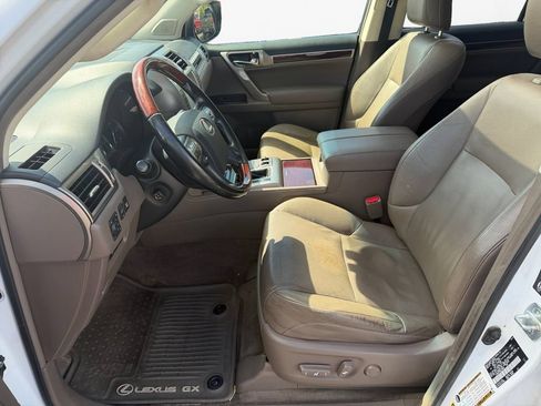 Used 2016 Lexus GX 460 w/ Premium Package AWD/4WD image 15