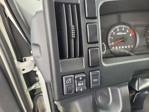 New 2024 Chevrolet Low Cab Forward image 17