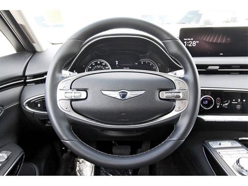 Used 2022 Genesis GV70 2.5T image 14