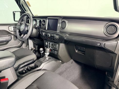 Used 2023 Jeep Gladiator Sport AWD/4WD image 30