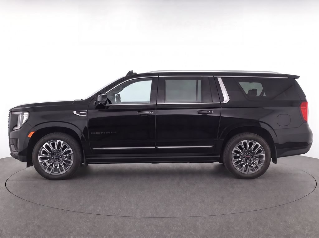Used 2023 GMC Yukon XL Denali Ultimate AWD/4WD image 6