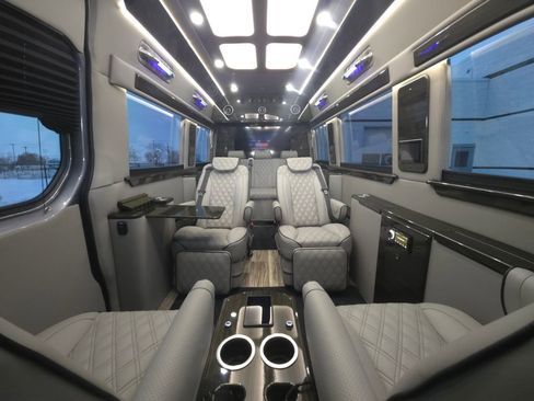 Used 2023 Mercedes-Benz Sprinter 3500 w/ Parking Package image 5