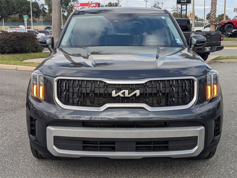 Used 2024 Kia Telluride EX w/ EX Captain's Chair Package image 8