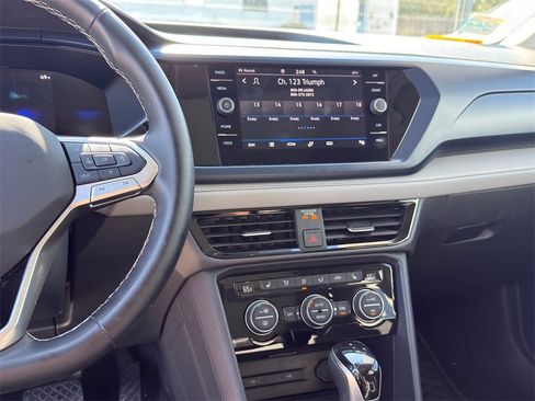 Used 2024 Volkswagen Taos SE image 20