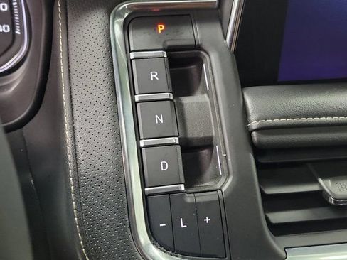 Used 2021 GMC Yukon SLT w/ SLT Premium Package RWD image 31