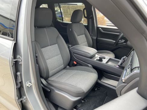 Used 2025 GMC Acadia Elevation image 19