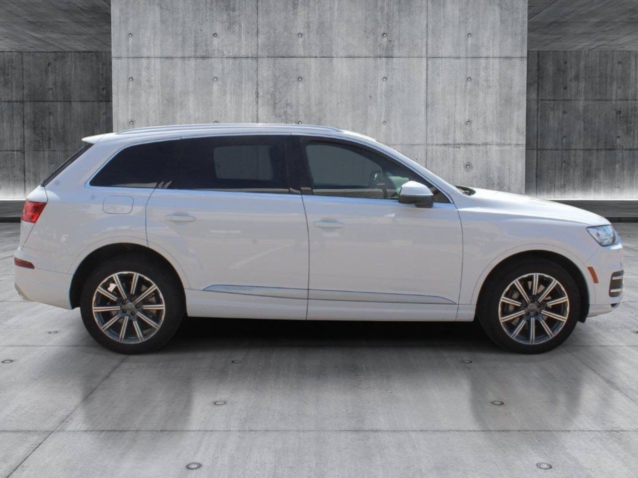 Used 2018 Audi Q7 3.0T Premium Plus AWD/4WD image 8