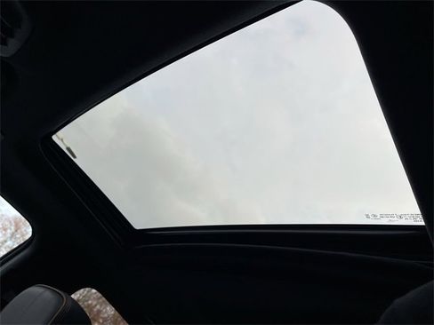 Certified 2024 GMC Canyon AT4 image 18