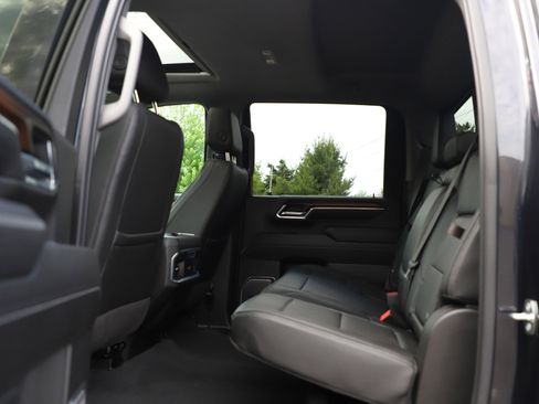 Used 2024 GMC Sierra 2500 Denali w/ Denali Reserve Package AWD/4WD image 16