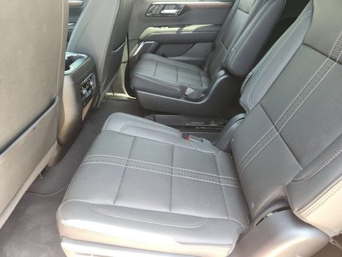 Used 2026 Chevrolet Tahoe High Country AWD/4WD image 31