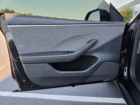 Used 2025 Tesla Model 3 Long Range RWD image 17