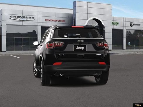 New 2024 Jeep Compass Latitude w/ Sun and Sound Group AWD/4WD image 13