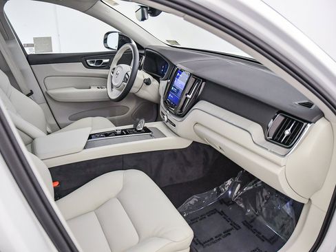 Certified 2025 Volvo XC60 T8 Plus w/ Protection Package Premier image 15