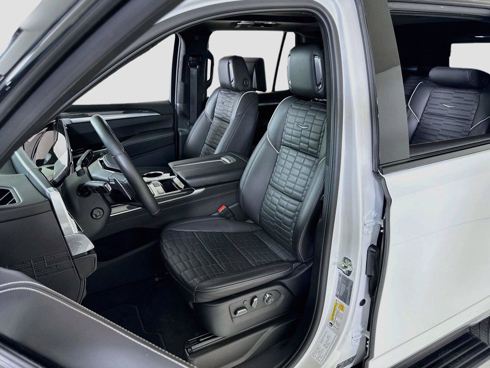 Used 2025 Cadillac Escalade V w/ LPO, ONYX Package AWD/4WD image 13