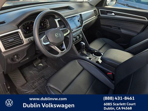 Certified 2023 Volkswagen Atlas SE w/ Panoramic Sunroof Package image 9