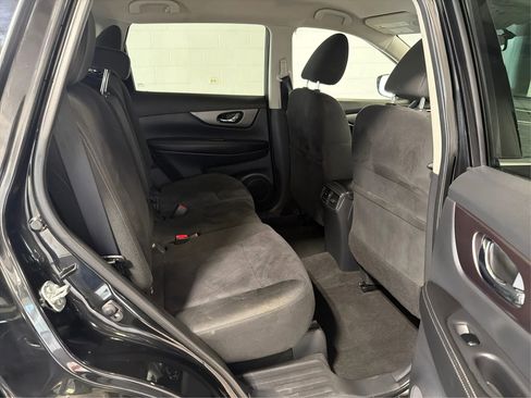 Used 2016 Nissan Rogue SV w/ SV Premium Package image 16