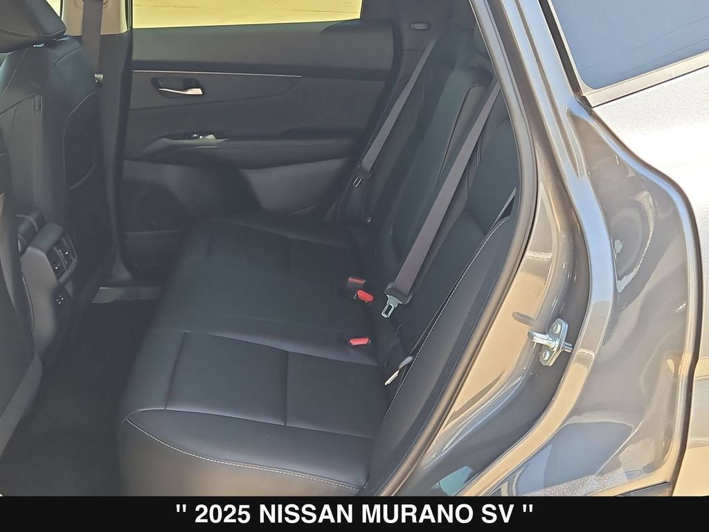 Used 2025 Nissan Murano SV FWD image 17