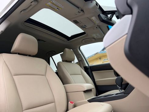 Used 2017 Subaru Outback 2.5i Limited AWD/4WD image 10
