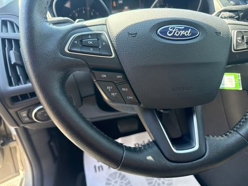 Used 2015 Ford Focus SE w/ SE Sport Package FWD image 13