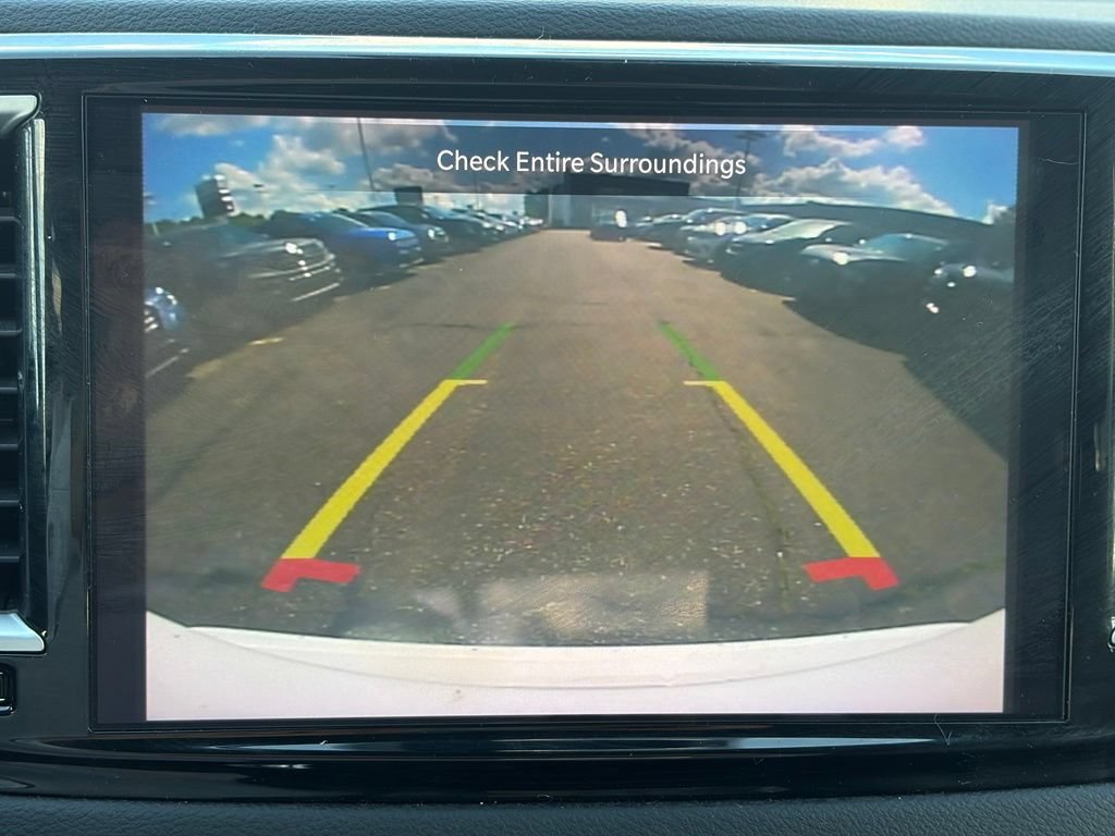 Certified 2025 Chrysler Pacifica Select FWD image 39