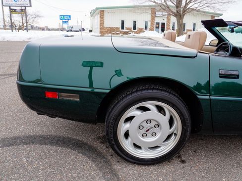 Used 1992 Chevrolet Corvette 2dr Convertible image 39