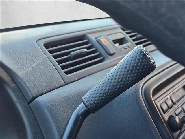 Used 2001 Honda CR-V LX image 10